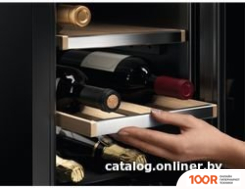 Винный шкаф Electrolux EWUS018B7B (32442)